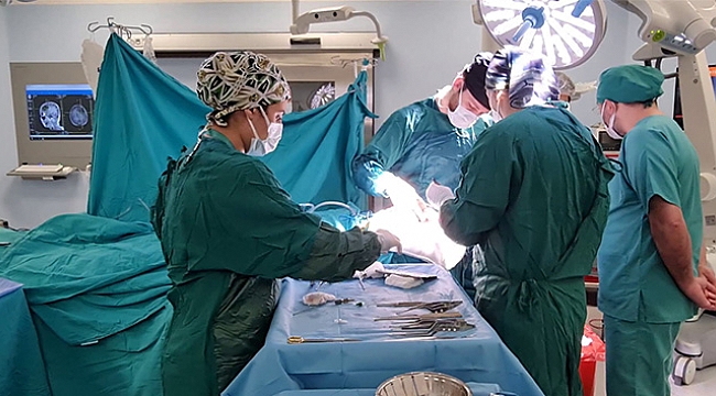 Türkiye'de ilk! İntraoperatif MR bulunan Hibrit Ameliyathane