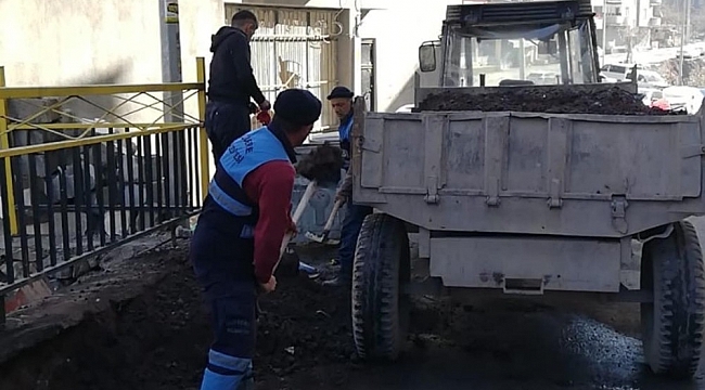 Uludere Belediyesi cadde ve sokakları dezenfekte etti