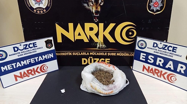 Uyuşturucu satarken yakalandı