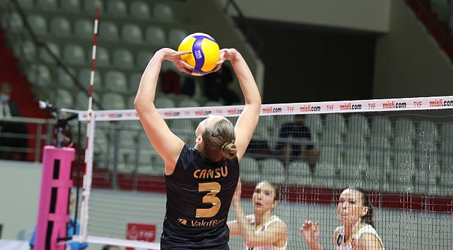 VakıfBank derbiyi kazandı, liderliği garantiledi