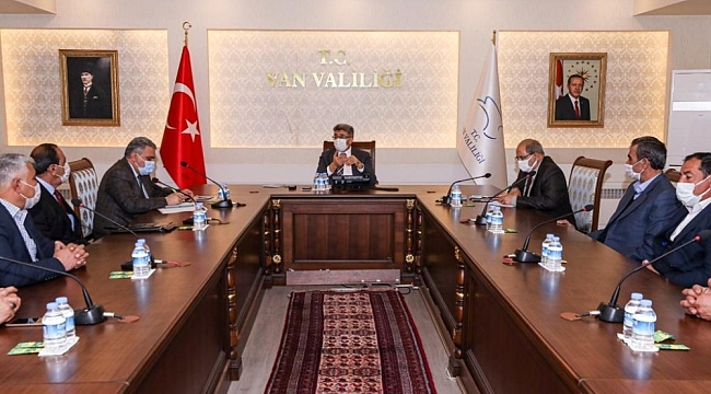 Vali Bilmez, muhtarların sorunlarını dinledi