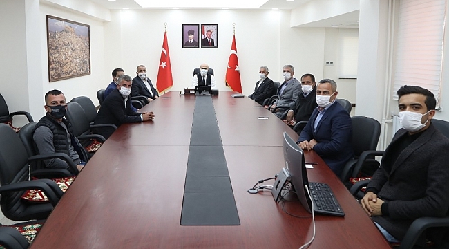 Vali Demirtaş, muhtarlarla bir araya geldi
