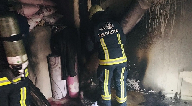 Van'da ev yangını