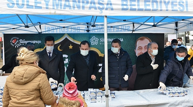 Vatandaşlara kandil simidi ikramı