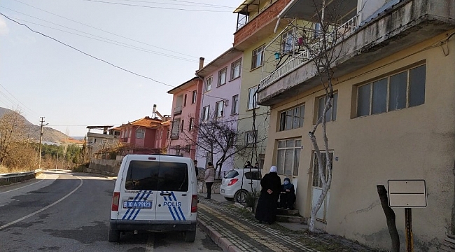 Yaşlı çift evlerinde ölü olarak bulundu