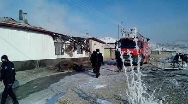 Yozgat'ta çıkan yangında mutfak tüpü patladı: 2 ölü