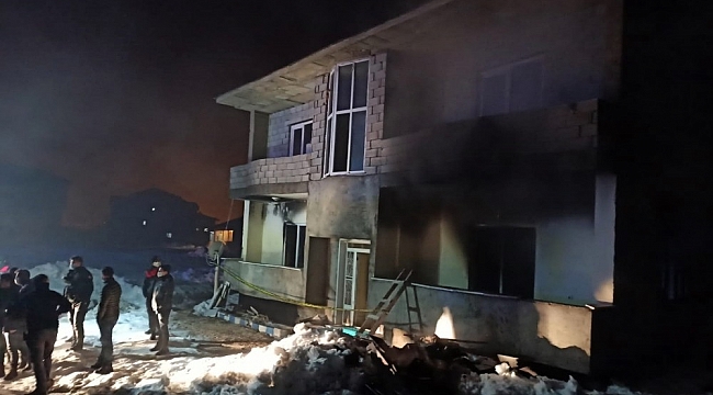 Yüksekova'da korkutan yangın