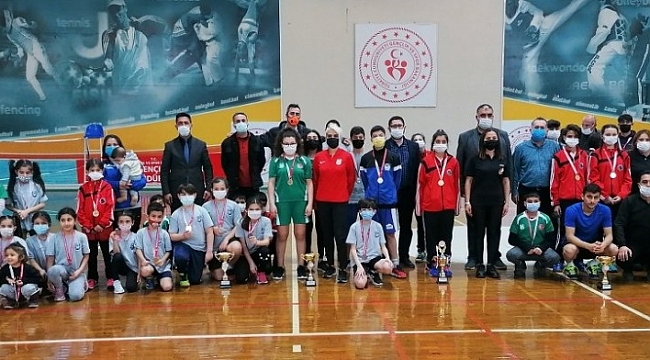 Yunusemreli badmintoncuardan 13 madalya