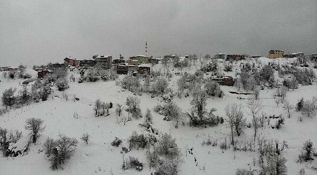 Zonguldak ormanlarında beyaz gelinliğiyle kartpostallık görüntüler