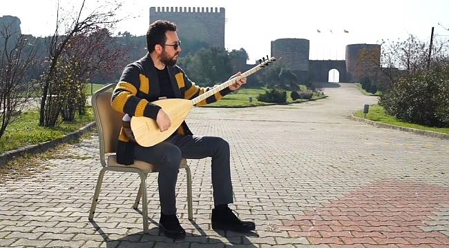 12 farklı çalgı ile İstiklal Marşı'nı seslendirdiler