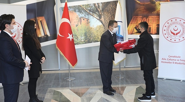 18 Mart törenlerinde göndere çekilecek Türk bayrağı Çanakkale'ye ulaştı