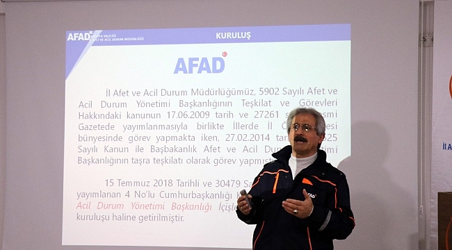 1999 depremindeki acıyı tekrar yaşamamak için seferber oldular