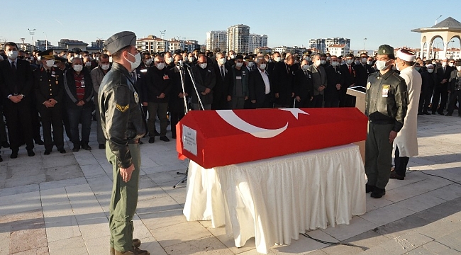 3 aylık bebek, şehit babasına dayısının kucağında son defa baktı