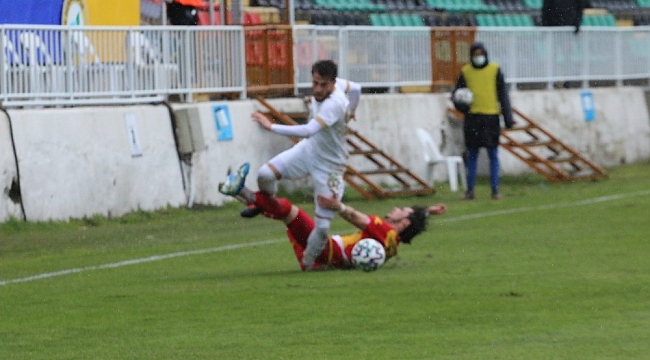 3. Lig: Belediye Derincespor:0 - Kızılcabölükspor:2