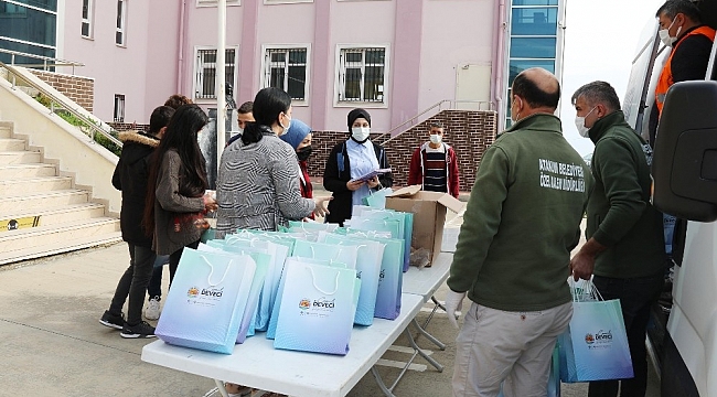 4 bin 500 kitap üniversite adaylarına ulaştırıldı