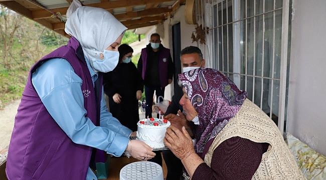 86 yaşında ilk doğum günü