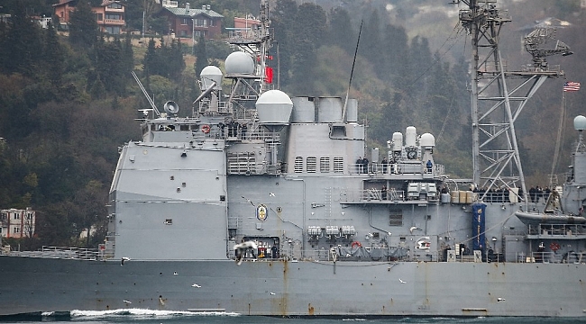 ABD savaş gemisi USS Monterey'in İstanbul Boğazı geçişinde dikkat çeken detay