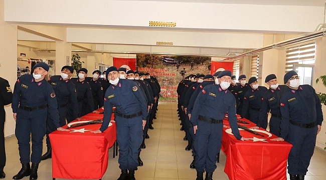Acemi eğitimlerini başarıyla tamamlayarak yemin etiler