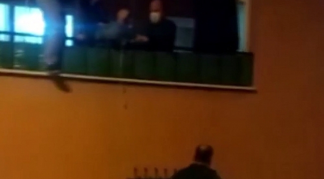 Acemi hırsızlar ev sahiplerine yakalanınca dayaktan kurtulamadı