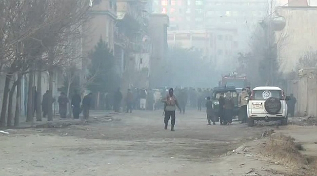 Afganistan'da polis karakoluna bombalı saldırı: 8 ölü, 53 yaralı