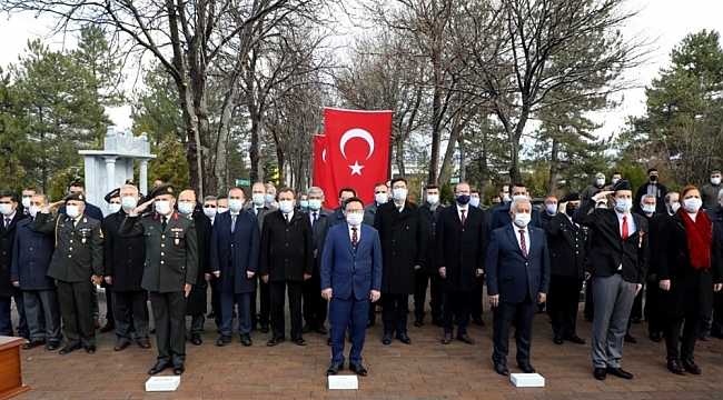 Afyonkarahisar'da 18 Mart Şehitleri Anma Günü ve Çanakkale Deniz Zaferi'nin 106'ıncı yıl dönümü törenle kutlandı