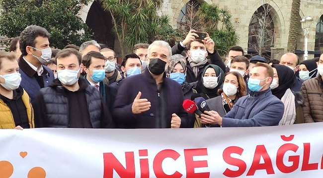 AK Parti İstanbul İl Başkanı Kabaktepe, Ayasofya Camii'nde sabah namazı sonrası gençlerle Yeşilay'a yürüdü