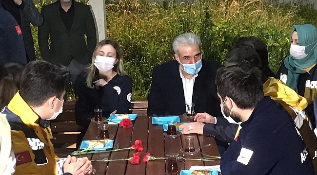 AK Parti İstanbul İl Başkanı Osman Nuri Kabaktepe 112 Acil Merkezini ziyaret etti