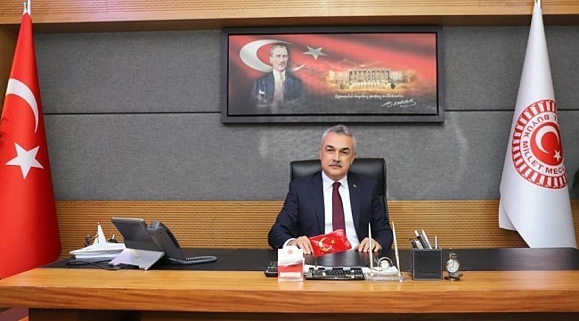 AK Partili Savaş, "İstiklal Marşı, kahramanlık destanının dizelere dökülerek ortak bir haykırışa dönüşmesidir"