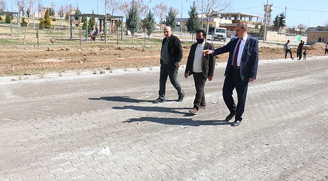 Akçakale'de bir mahallede daha yollar yenileniyor