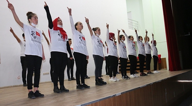 Akçakale'de İstiklal Marşı programı düzenlendi