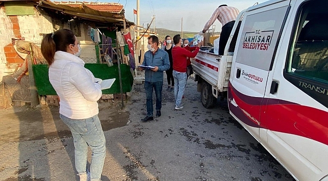 Akhisar Belediyesi'nden karantinadaki ailelere gıda desteği