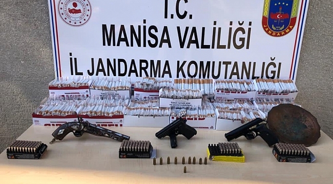 Akhisar'da hem tarihi eserler hem makaronlar ele geçirildi