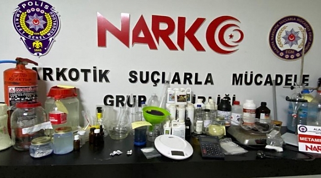 Alanya'da uyuşturucu imalathanesine çevrilen eve baskın