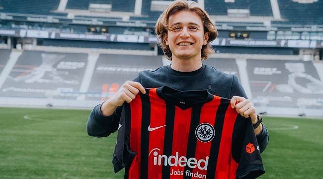 Ali Akman, Eintracht Frankfurt'la sözleşme imzaladı