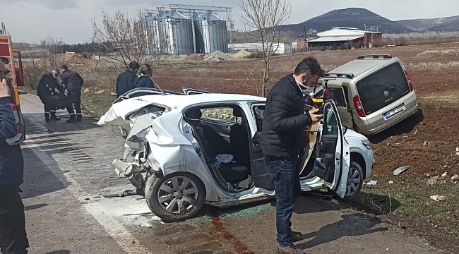 Amasya'da iki araç çarpıştı: 8 yaralı