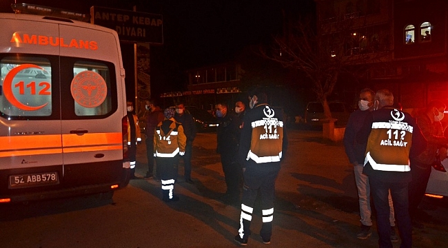 Ambulans ile ticari taksi çarpıştı: 1 yaralı