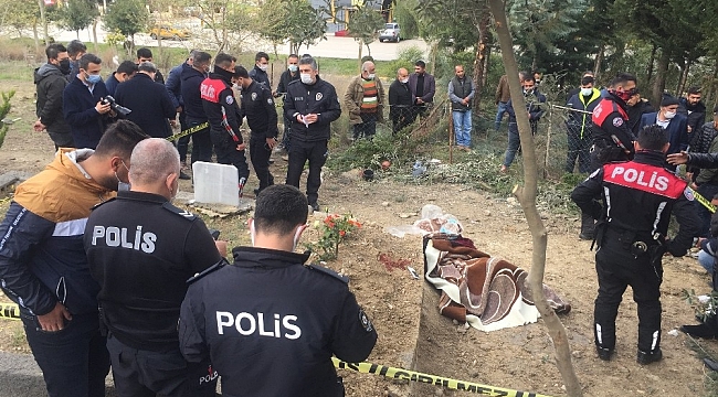 Annesinin acısına dayanamayıp mezarı başında intihar etti