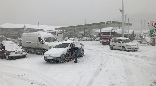 Antalya-Konya karayolunda kar sebebiyle felç olan trafik normale döndü