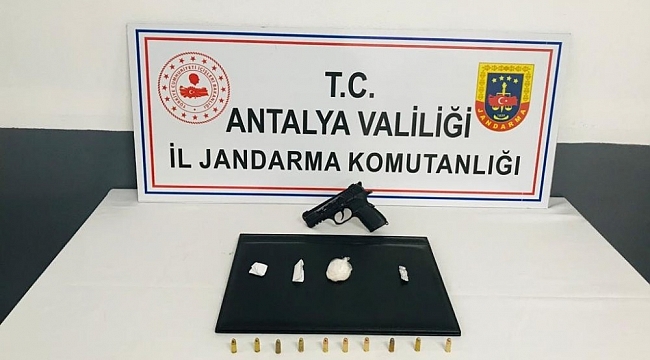 Antalya'da jandarmadan uyuşturucu baskını