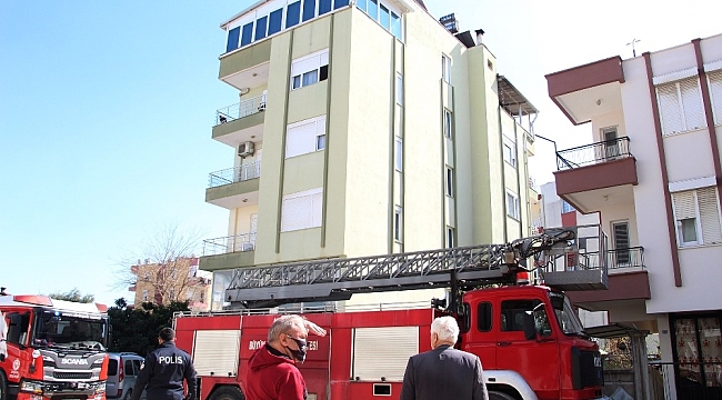 Antalya'da terasta korkutan yangın