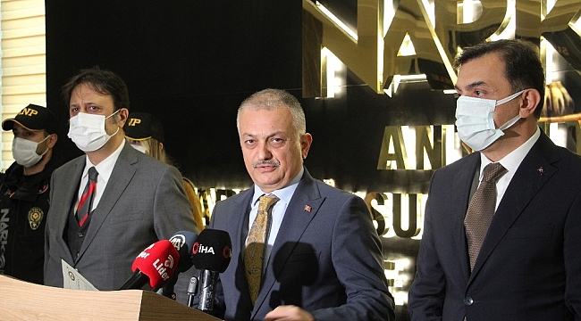 Antalya'da uyuşturucu satıcılarına 'Mavi Bayrak' operasyonu: 200 gözaltı
