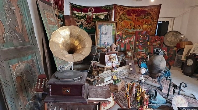 Antikacı değil sanki müze