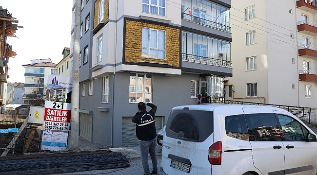 Apartmanın 3'üncü katındaki pencereden düşen kadın yaralandı