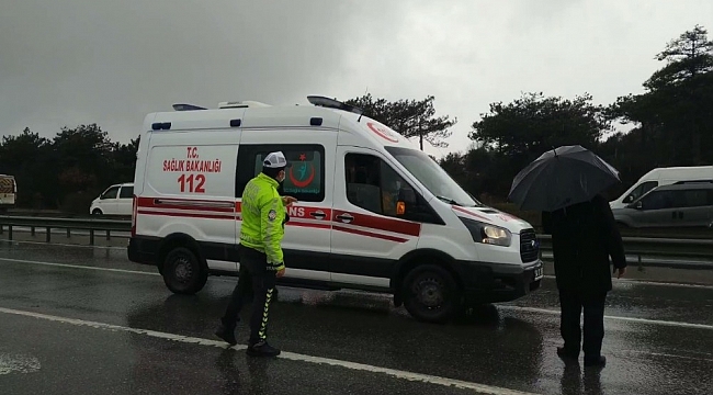 Arnavutköy'de çevik kuvvet polislerini taşıyan minibüs kaza yaptı