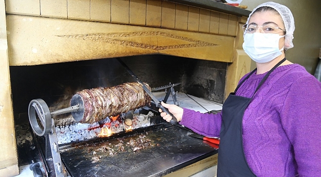 Artvin'de dönere kadın eli değdi