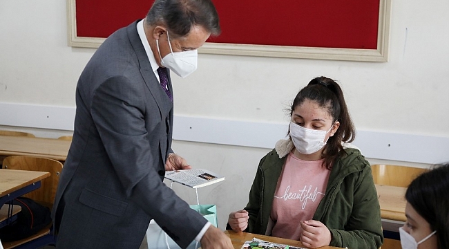 Atakum Belediyesi'nden öğrencilere 'Çanakkale Zaferi' hediyesi