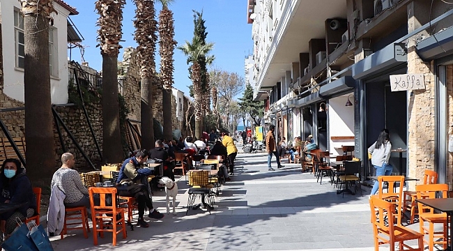 Aydın normalleşti, esnafın yüzü güldü