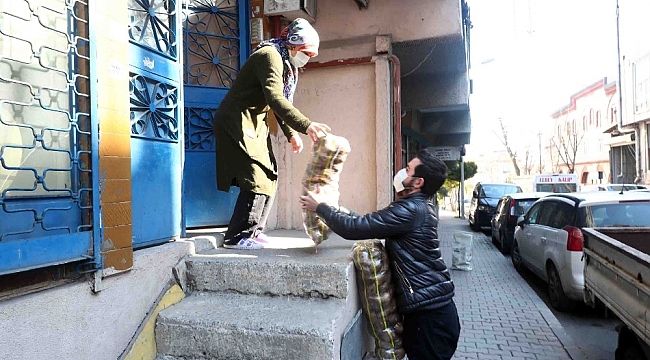Bağcılar'da 10 bin aileye 200 ton patates yardımı