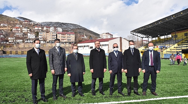 Bakan Kasapoğlu esnaf ve vatandaşlarla bir araya geldi