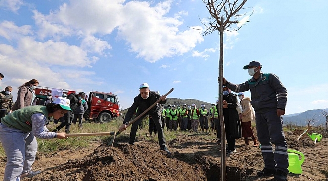 Bakan Pakdemirli, dut ormanı isteyen otizmli çocukları kırmadı